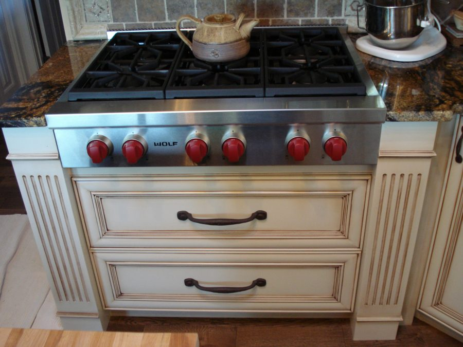 How to Maximize Kitchen Space with Smart Cabinet Designs